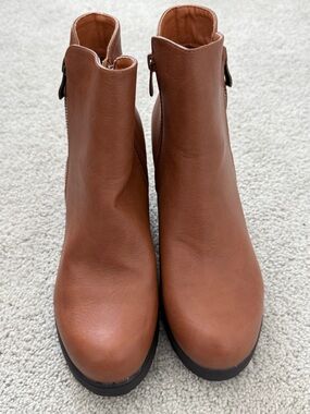 Dream Pairs Chestnut Brown Leather Ankle Booties. Never worn!